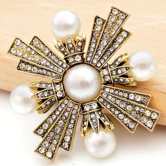 High End PEARL Maltese CROSS Rhinestone Brooch - Picture 3 of 8